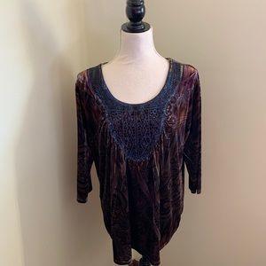 EUC One World crushed velvet 3/4 sleeve top.